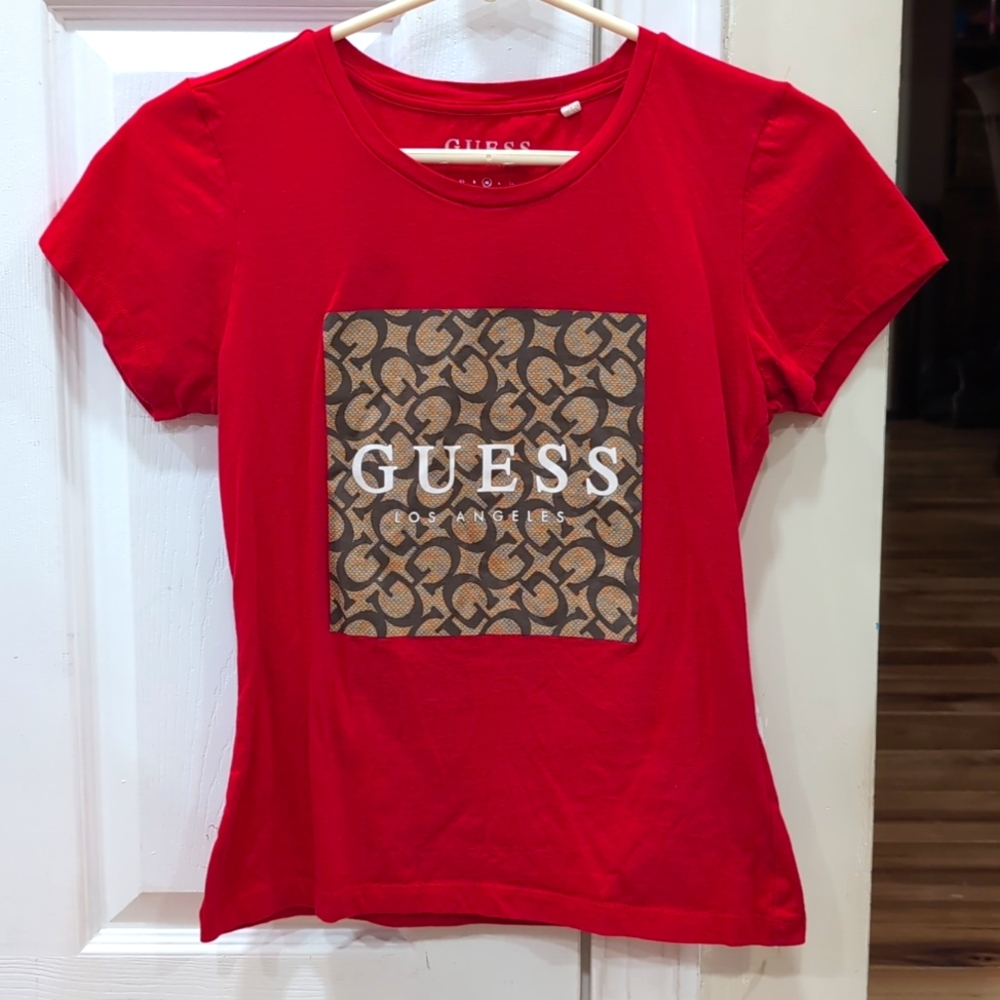 GUESS T Shirt size M